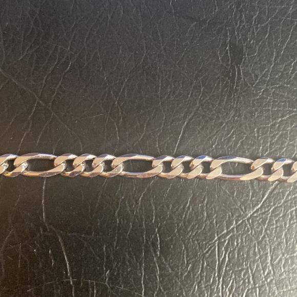 Figaro High Polish Chain - Picture 3 of 3